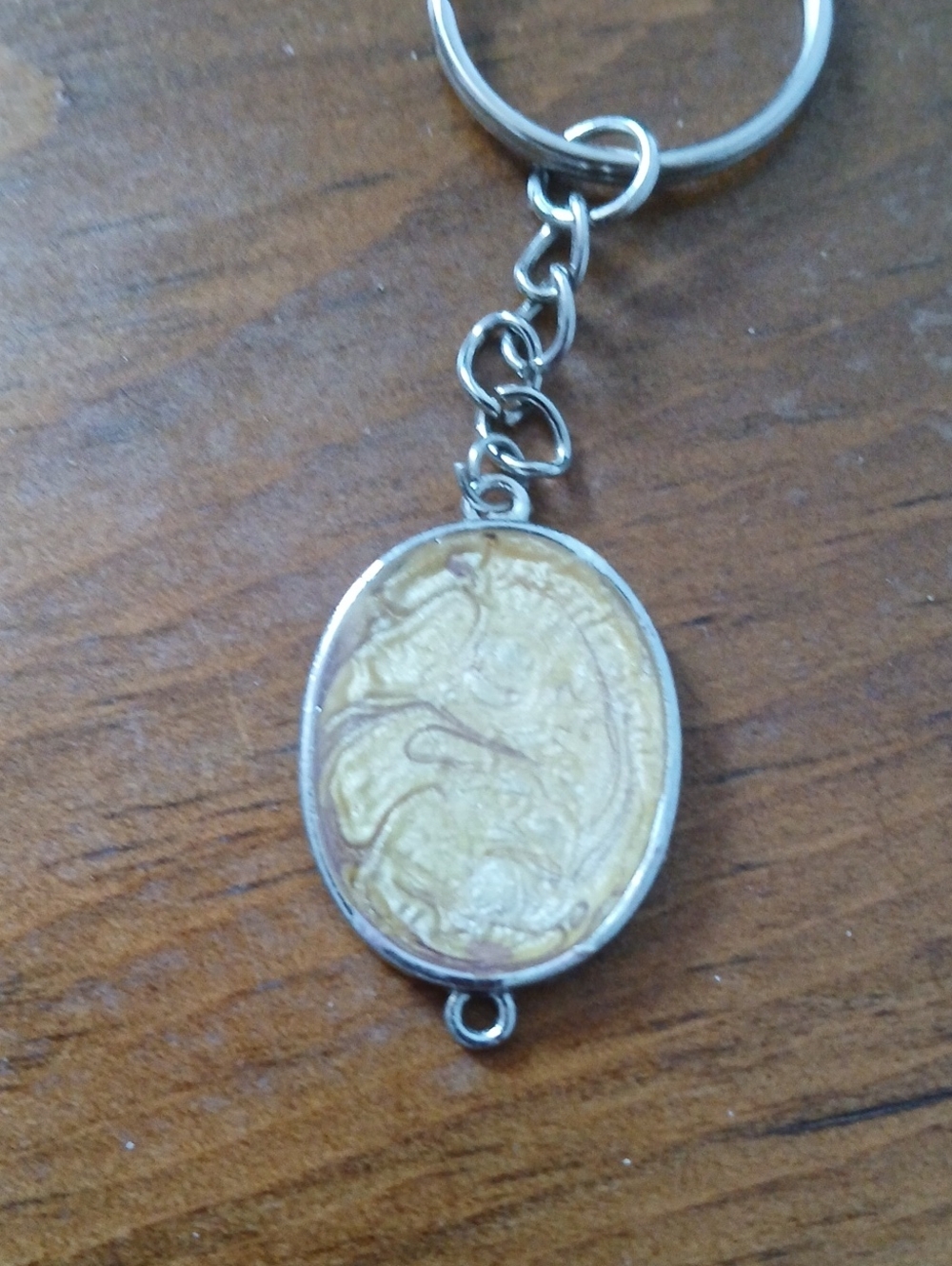 Gold Tone Oval Pendant Keychain- Unbranded